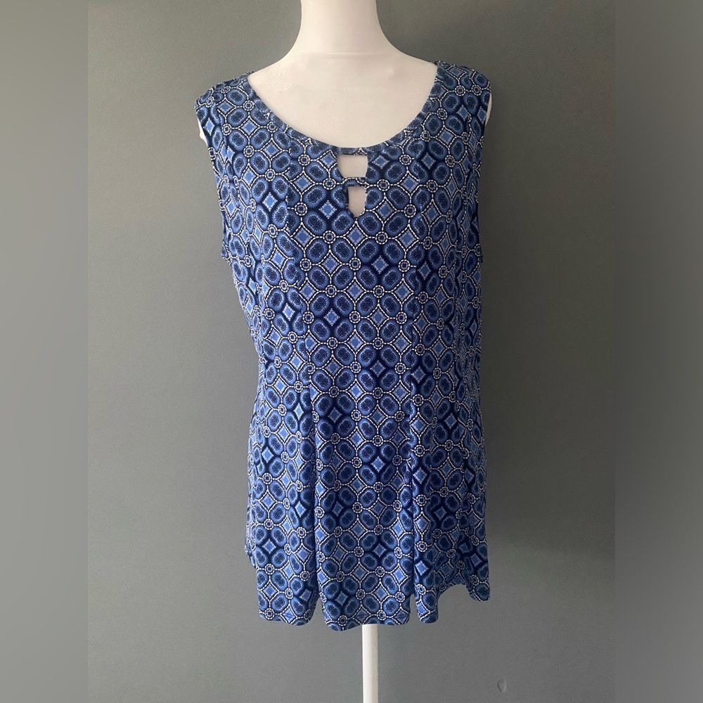 Roz& ALI Blue Patterned Sleeveless Top size L